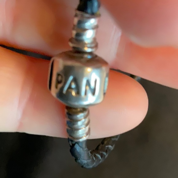 Pandora black leather bracelet - Picture 4 of 5